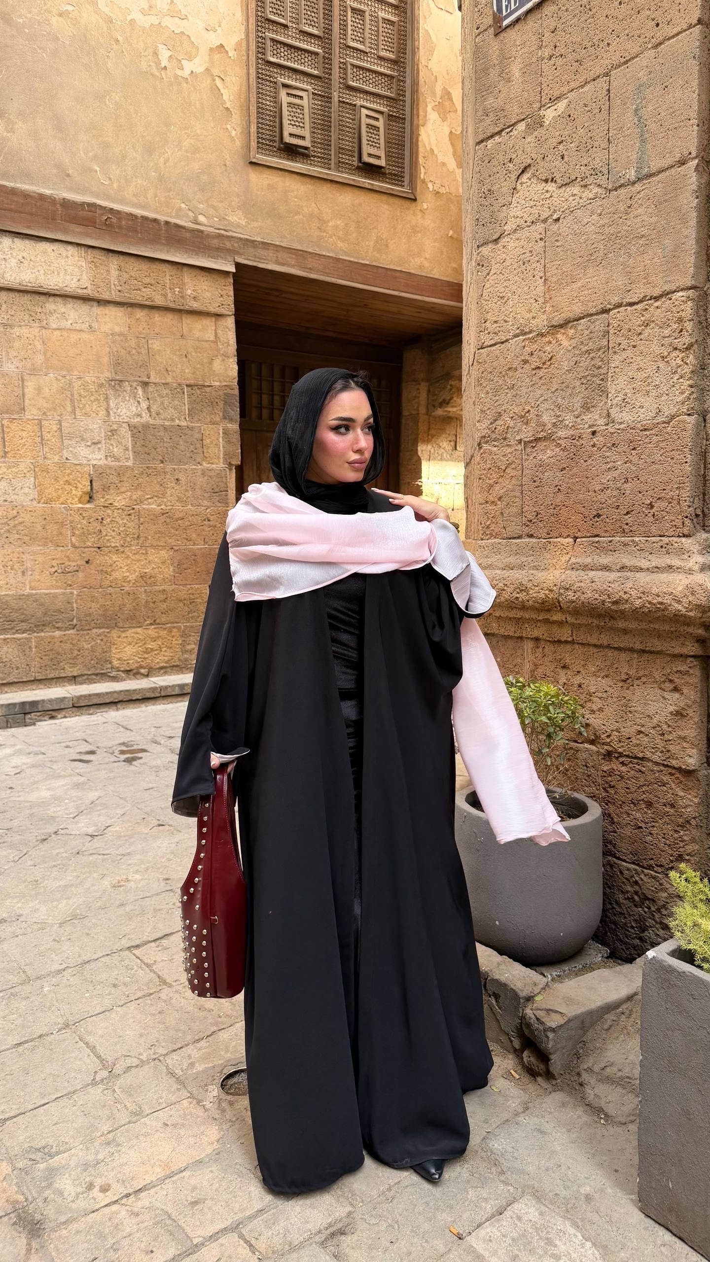 Noir Blush Elegance Abaya🖤🌸