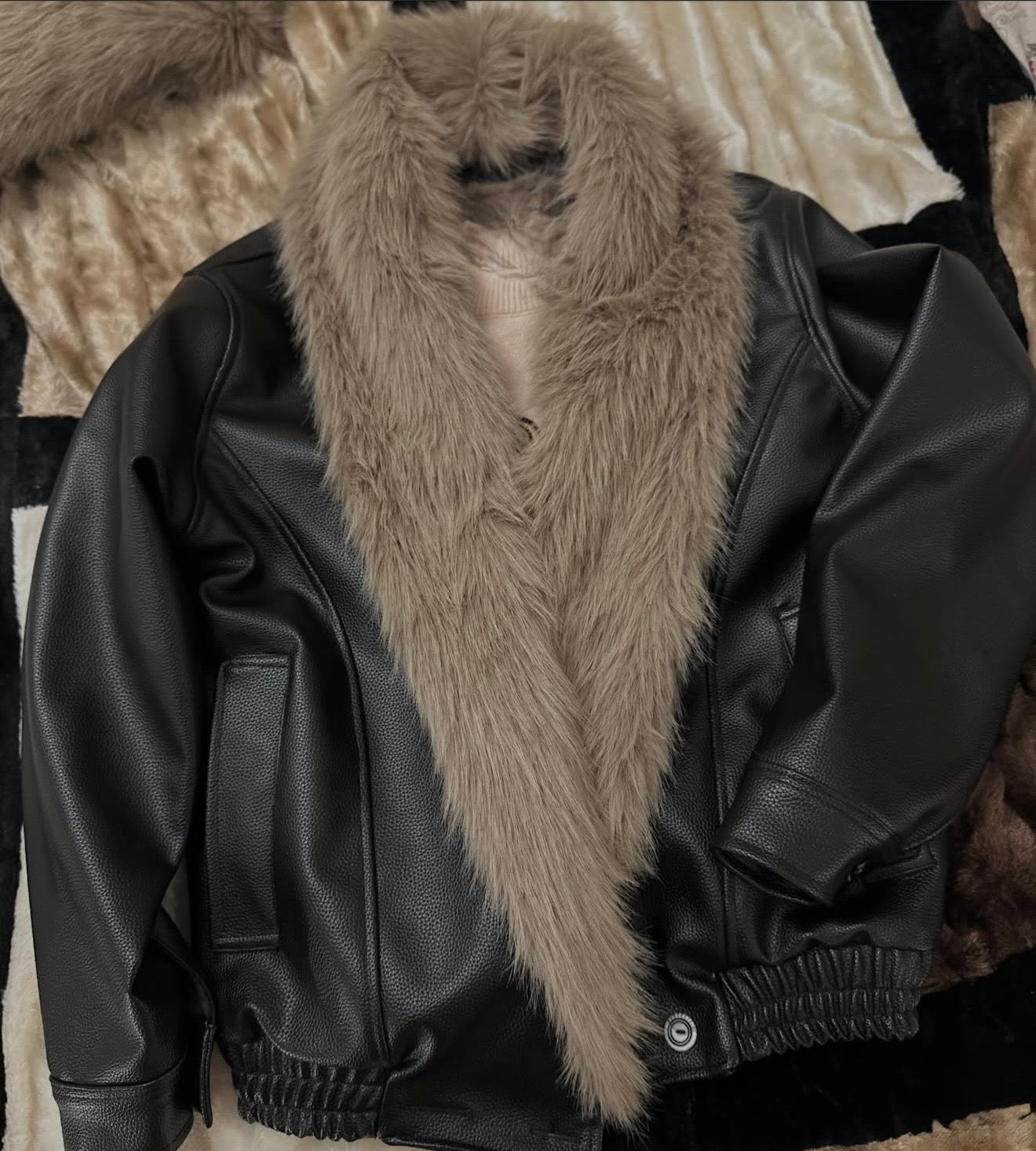 NOIR FUR COLLAR LEATHER JACKET