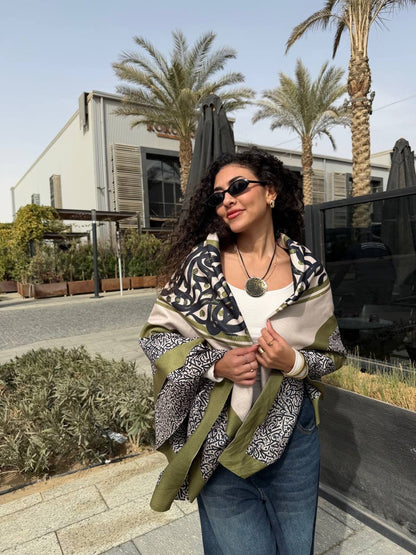 Zezil Signature Reversible Art Shawl✨