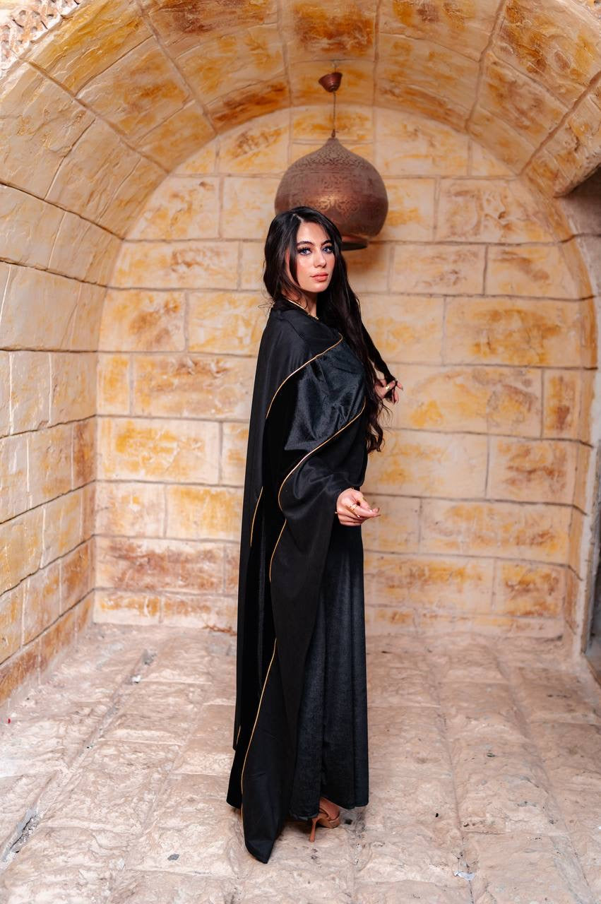 🖤 Golden Line Abaya