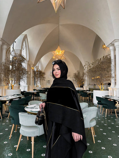 🖤 Noir Royal Cape