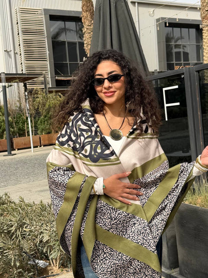 Zezil Signature Reversible Art Shawl✨