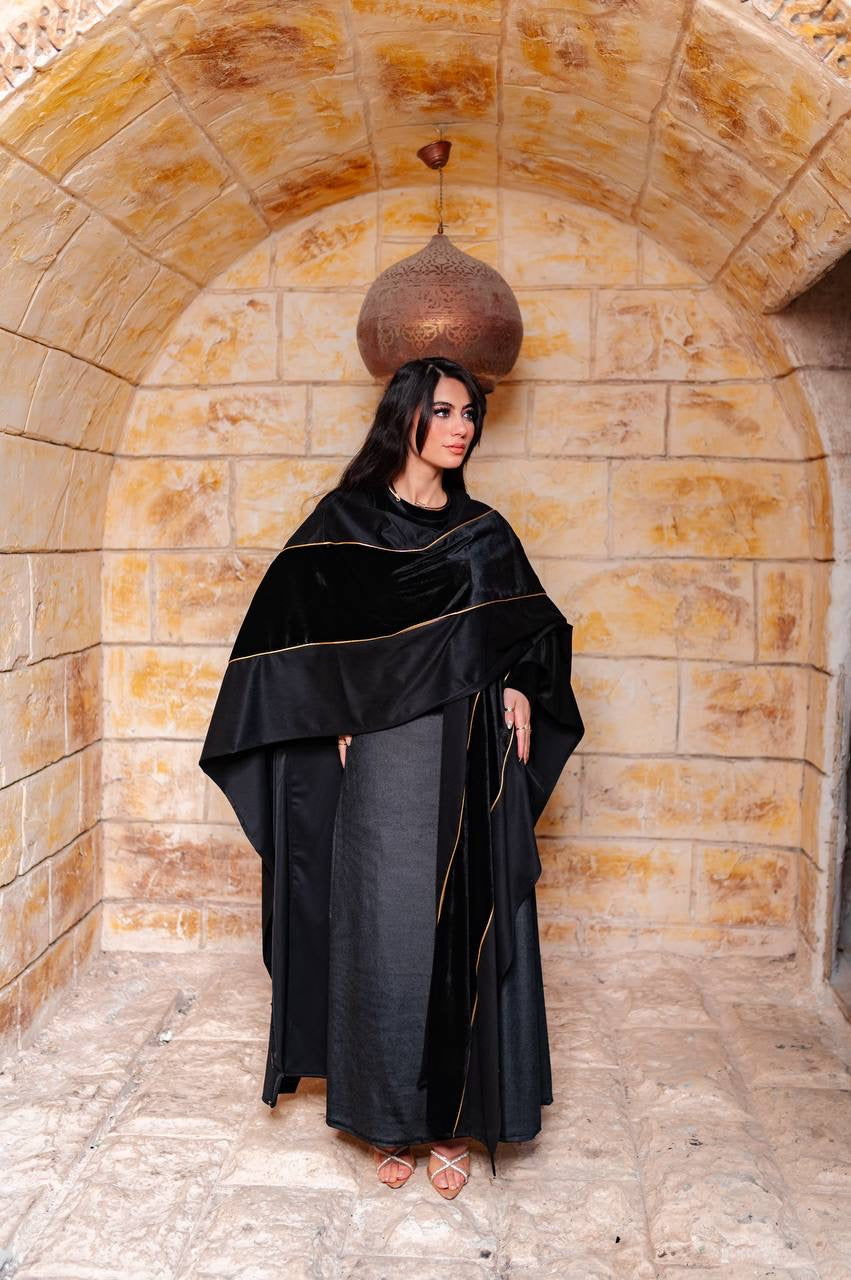 🖤 Golden Line Abaya