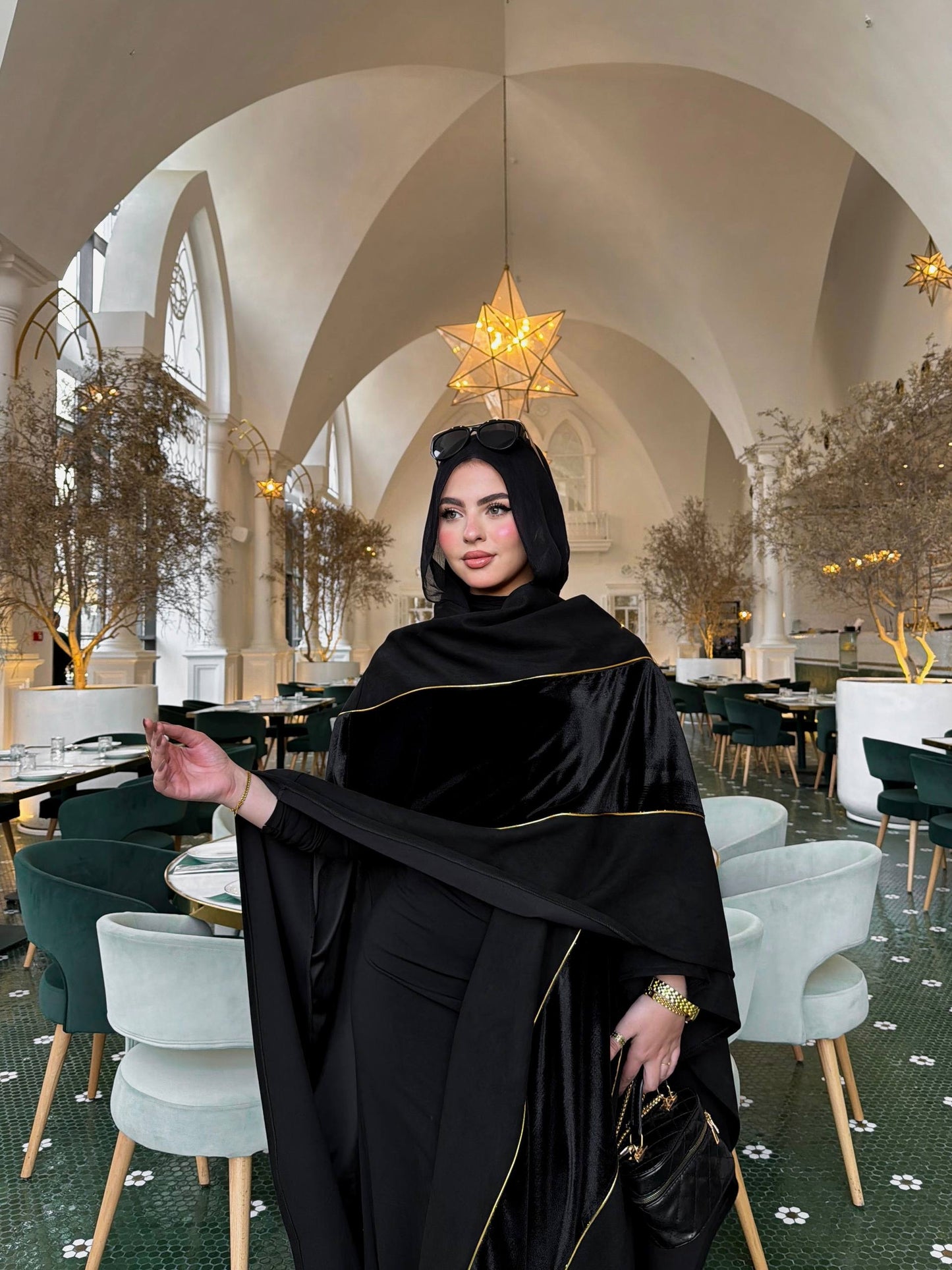 🖤 Noir Royal Cape