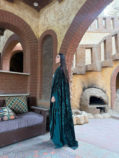 Emerald Velvet Flow Cape 💚