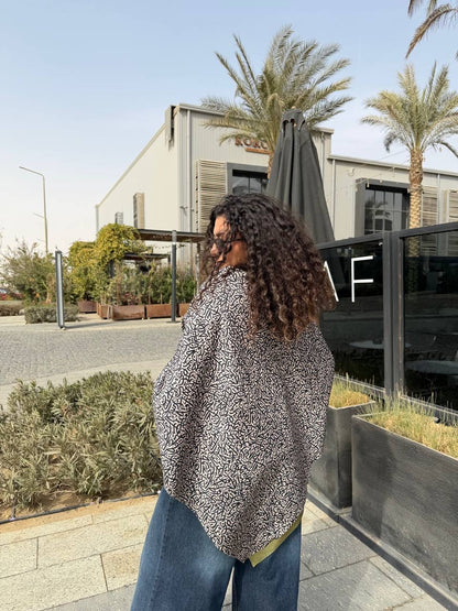 Zezil Signature Reversible Art Shawl✨