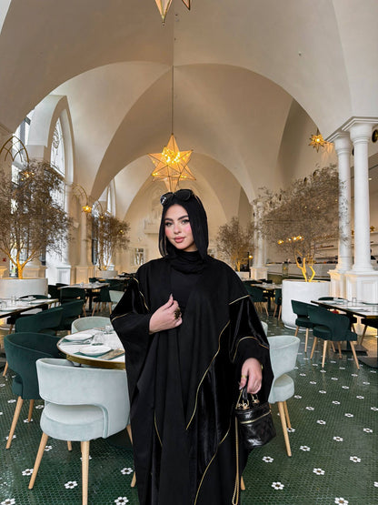 🖤 Noir Royal Cape