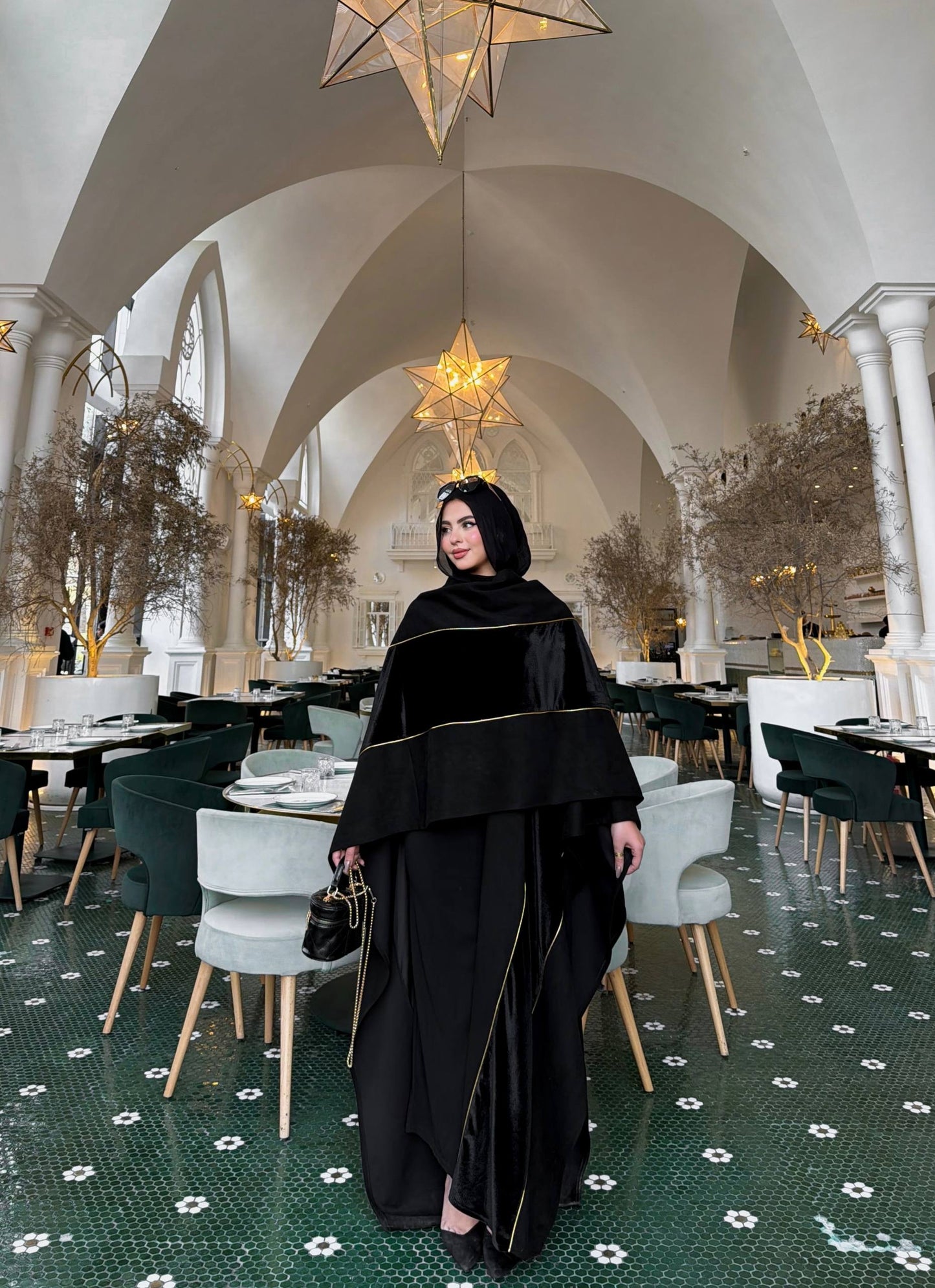 🖤 Noir Royal Cape