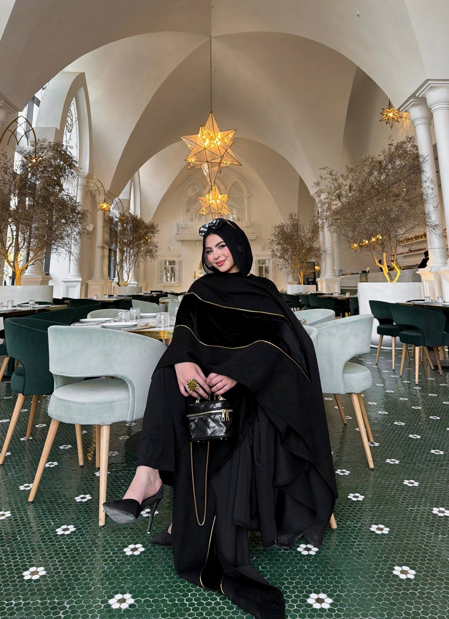 🖤 Noir Royal Cape