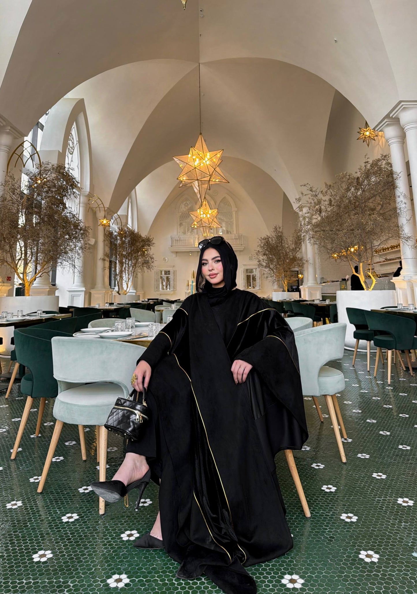 🖤 Noir Royal Cape