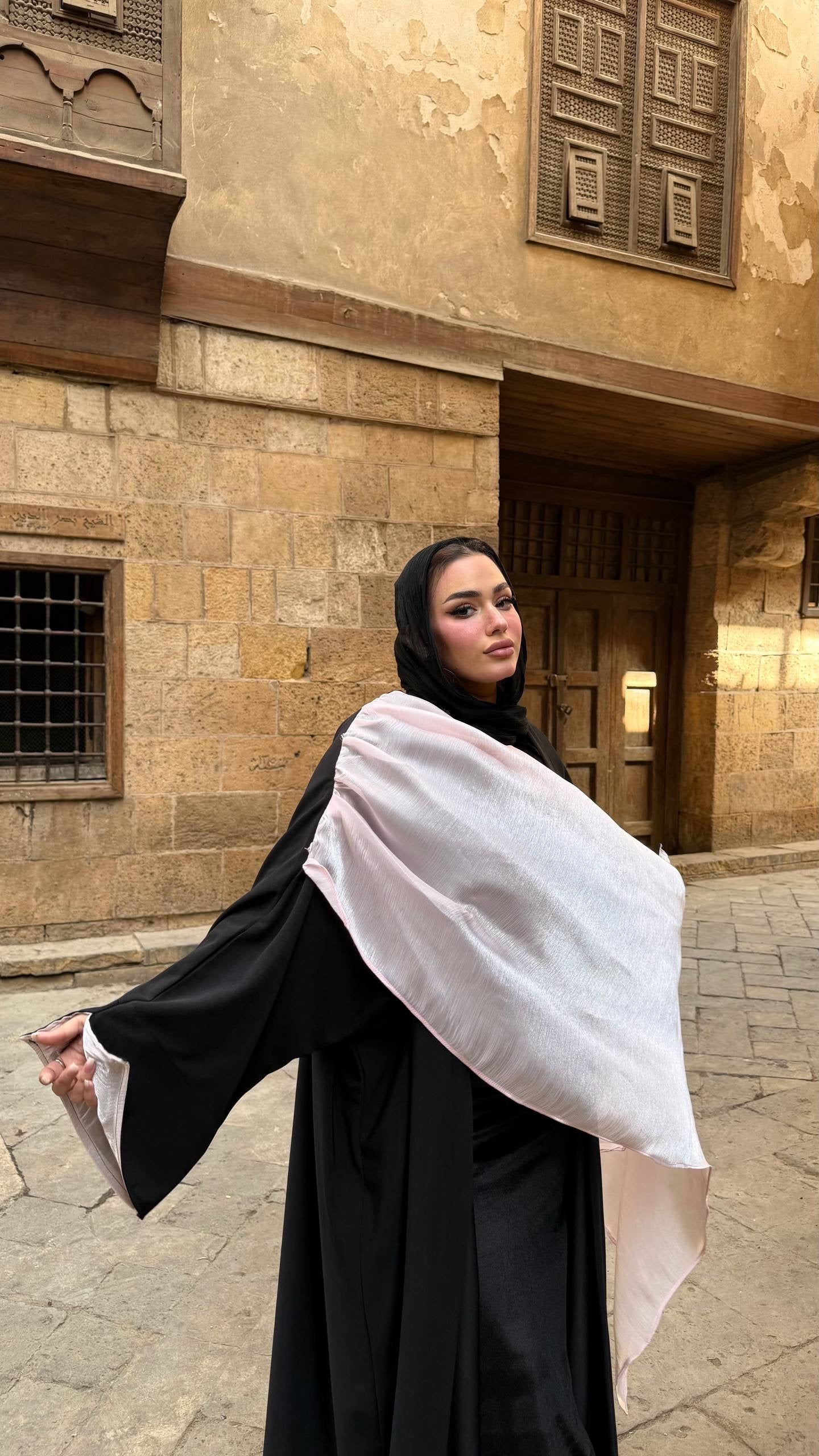 Noir Blush Elegance Abaya🖤🌸